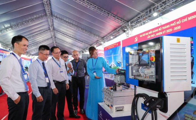 CMC đồng hành cùng TP.HCM kiến tạo trung tâm KH&CN, đổi mới sáng tạo hàng đầu khu vực- Ảnh 4. CMC đồng hành cùng TP.HCM kiến tạo trung tâm KH&CN, đổi mới sáng tạo hàng đầu khu vực- Ảnh 4.