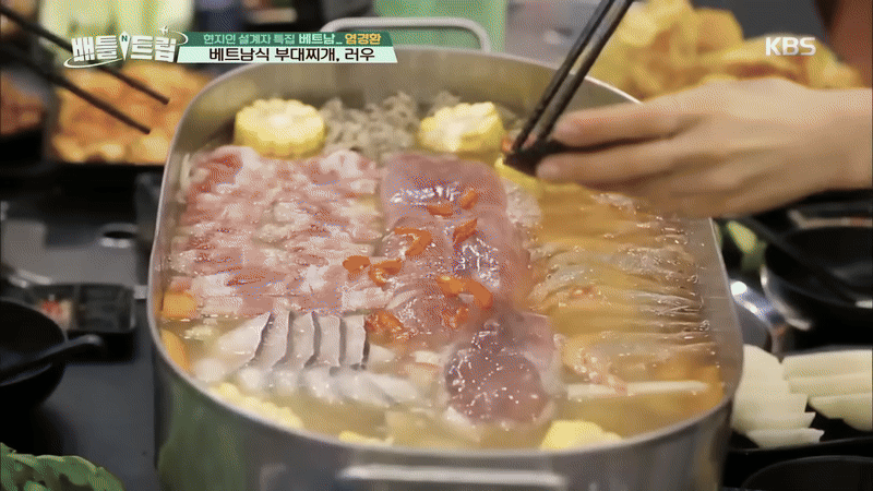 Món bán đầy vỉa hè Việt lên đài Hàn Quốc, một suất 3-4 người ăn, du khách nhận xét: Món bán đầy vỉa hè Việt lên đài Hàn Quốc, một suất 3-4 người ăn, du khách nhận xét: