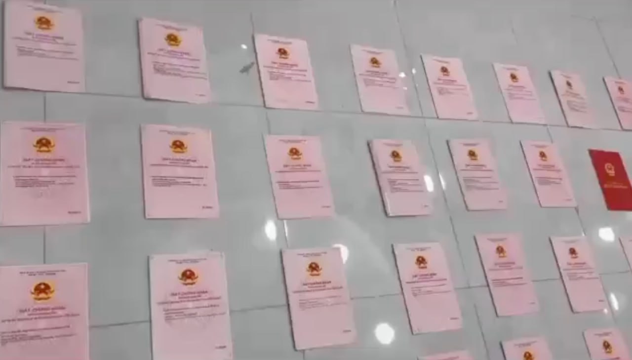 Ngân 98 không cung cấp mã két sắt, công an phải đưa về trụ sở để mở khóa- Ảnh 3. Ngân 98 không cung cấp mã két sắt, công an phải đưa về trụ sở để mở khóa- Ảnh 3.