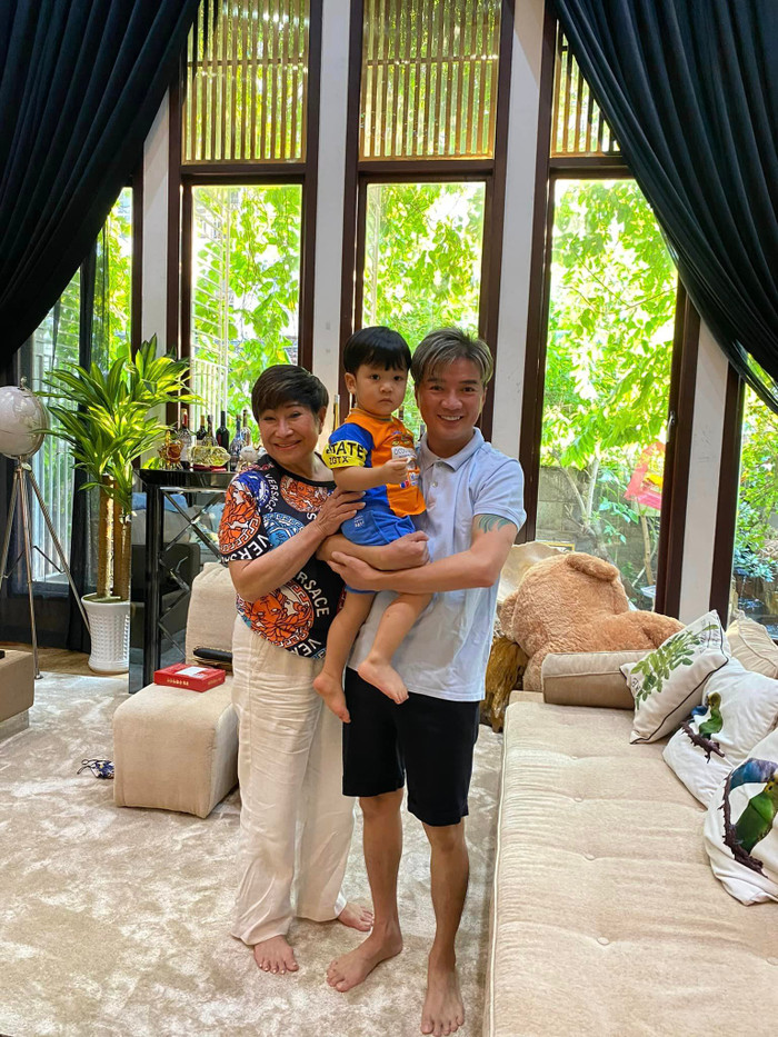 Vợ cũ hơn 17 tuổi của Đàm Vĩnh Hưng cảm ơn Hồ Ngọc Hà- Ảnh 4. Vợ cũ hơn 17 tuổi của Đàm Vĩnh Hưng cảm ơn Hồ Ngọc Hà- Ảnh 4.