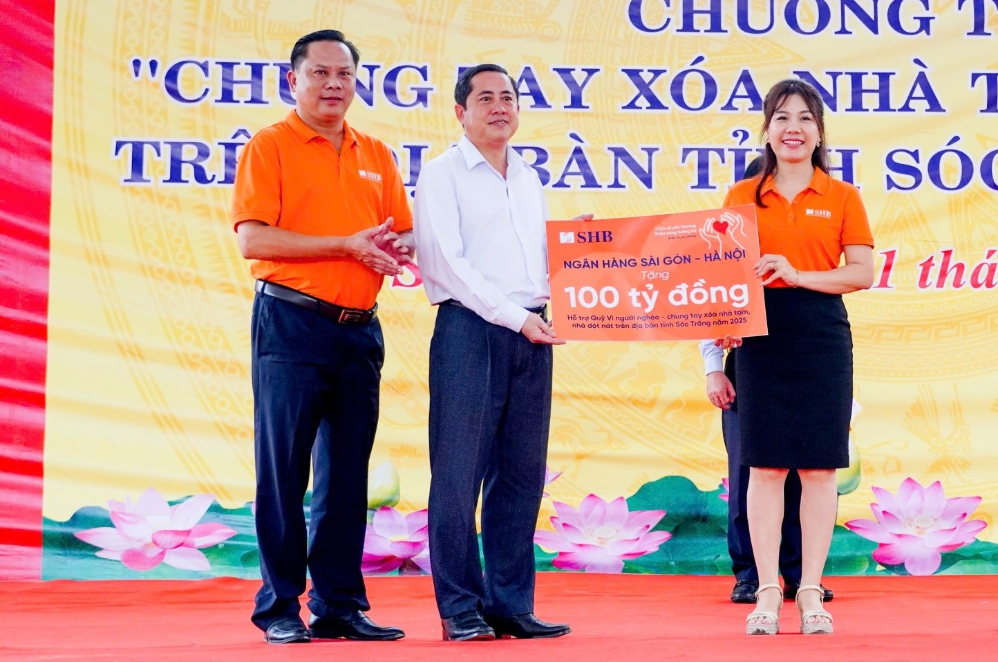 SHB và T&T Group đấu giá bức tranh 1 tỷ đồng để ủng hộ đồng bào vùng lũ- Ảnh 5.