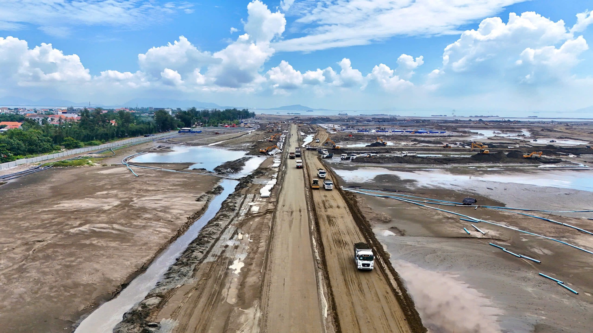 Choáng ngợp cảnh đại công trình 10 tỷ USD của Vingroup sau vài năm nữa, sẽ chạm tay vào Choáng ngợp cảnh đại công trình 10 tỷ USD của Vingroup sau vài năm nữa, sẽ chạm tay vào