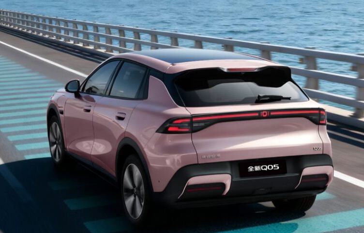 Hãng xe xây nhà máy tại Huế mở đơn đặt hàng mẫu SUV điện cỡ nhỏ sạc nhanh chỉ 15 phút: Một lần sạc đi hơn 500 km, giá khởi điểm hơn 400 triệu đồng- Ảnh 2. Hãng xe xây nhà máy tại Huế mở đơn đặt hàng mẫu SUV điện cỡ nhỏ sạc nhanh chỉ 15 phút: Một lần sạc đi hơn 500 km, giá khởi điểm hơn 400 triệu đồng- Ảnh 2.