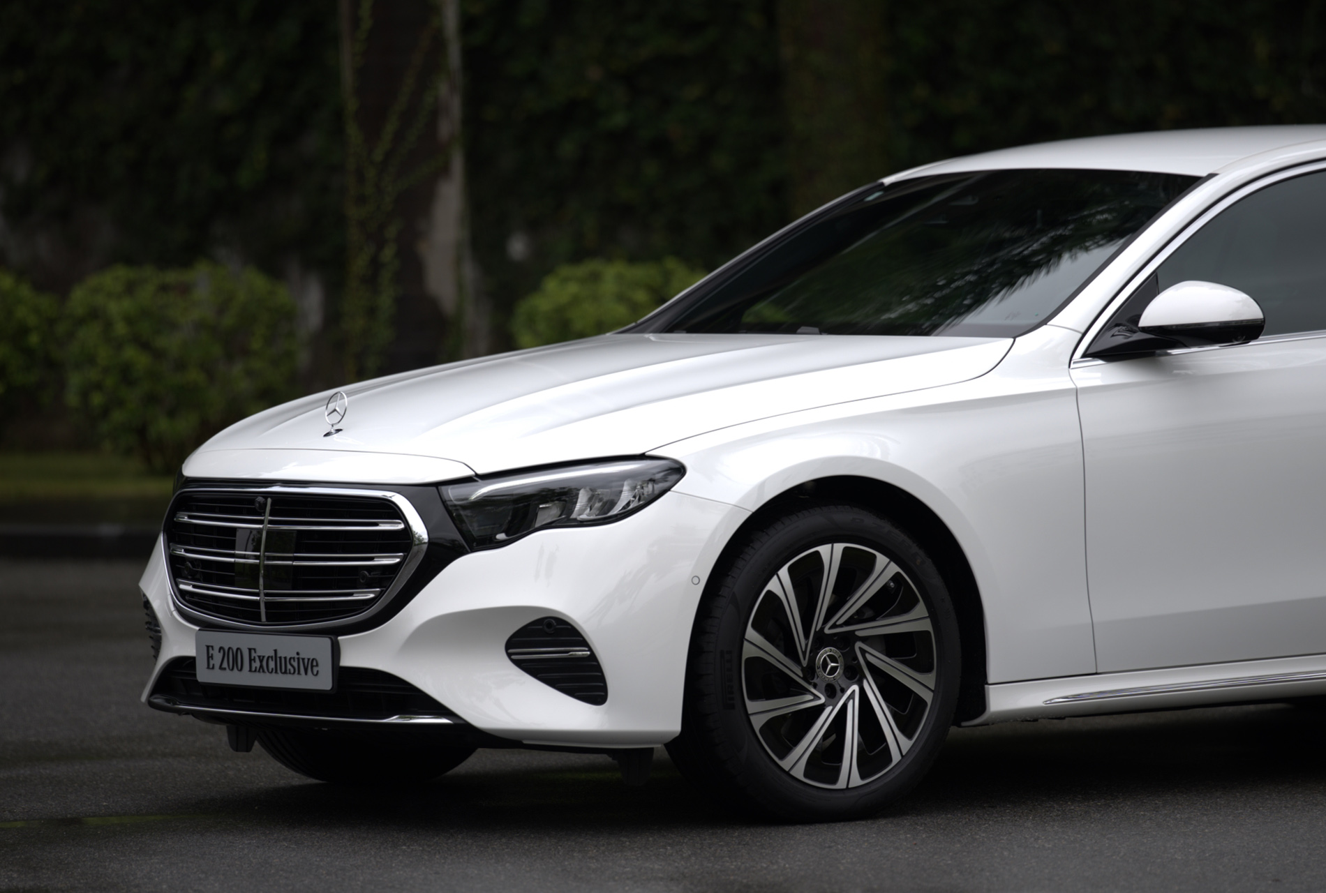 Mercedes-Benz E-Class 2025 chính thức ra mắt tại Việt Nam: Lột xác từ trong ra ngoài, giá 2,45- 3,2 tỷ đồng- Ảnh 5. Mercedes-Benz E-Class 2025 chính thức ra mắt tại Việt Nam: Lột xác từ trong ra ngoài, giá 2,45- 3,2 tỷ đồng- Ảnh 5.