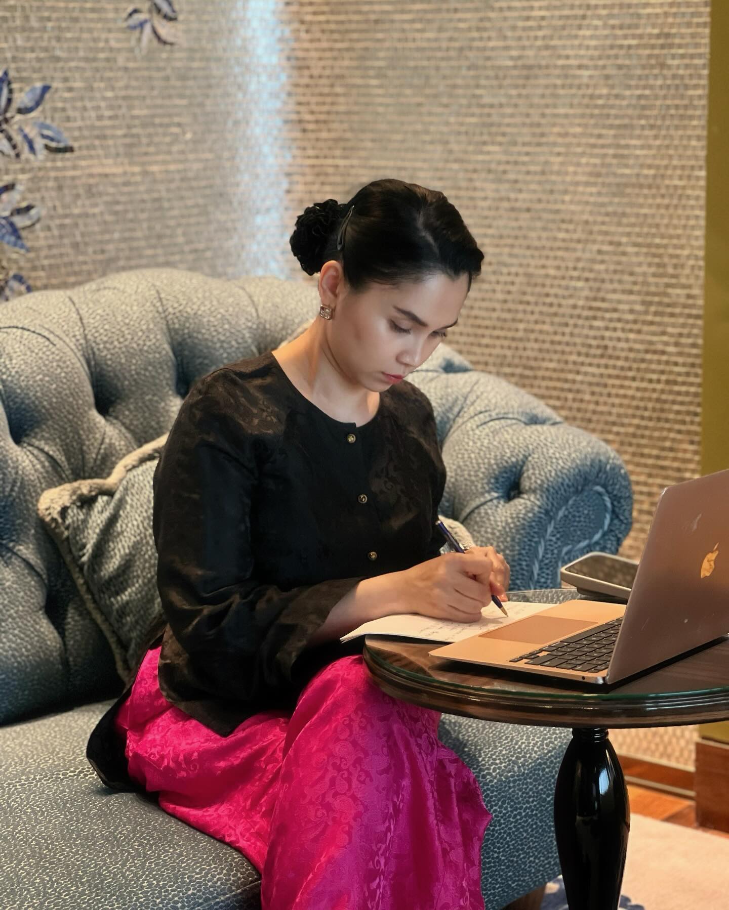 “Điệu” ở tuổi 40: Bí quyết giữ năng lượng và nhan sắc của nữ CEO Linh Đặng - “Điệu” ở tuổi 40: Bí quyết giữ năng lượng và nhan sắc của nữ CEO Linh Đặng -