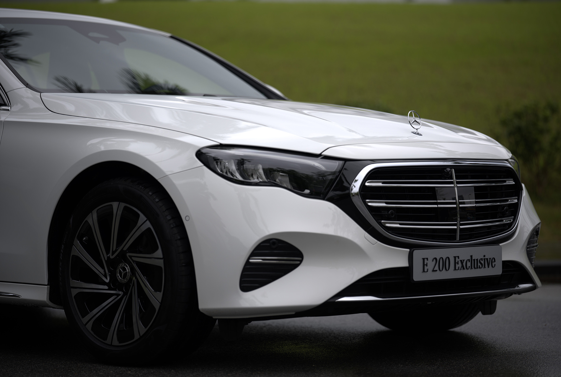 Mercedes-Benz E-Class 2025 chính thức ra mắt tại Việt Nam: Lột xác từ trong ra ngoài, giá 2,45- 3,2 tỷ đồng- Ảnh 3. Mercedes-Benz E-Class 2025 chính thức ra mắt tại Việt Nam: Lột xác từ trong ra ngoài, giá 2,45- 3,2 tỷ đồng- Ảnh 3.