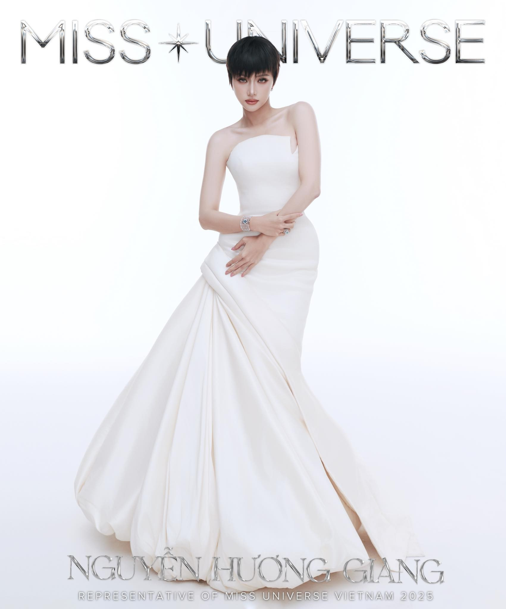 Hương Giang khoe clip catwalk, dân tình thắc mắc 1000 điều- Ảnh 6. Hương Giang khoe clip catwalk, dân tình thắc mắc 1000 điều- Ảnh 6.