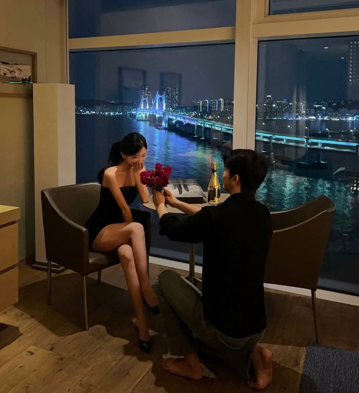 Vì sao thiếu gia thường kết hôn với hoa hậu?- Ảnh 1. Vì sao thiếu gia thường kết hôn với hoa hậu?- Ảnh 1.