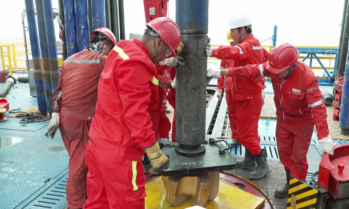Khoan sâu hơn 10.000m, quốc gia láng giềng của Việt Nam tìm thấy Khoan sâu hơn 10.000m, quốc gia láng giềng của Việt Nam tìm thấy