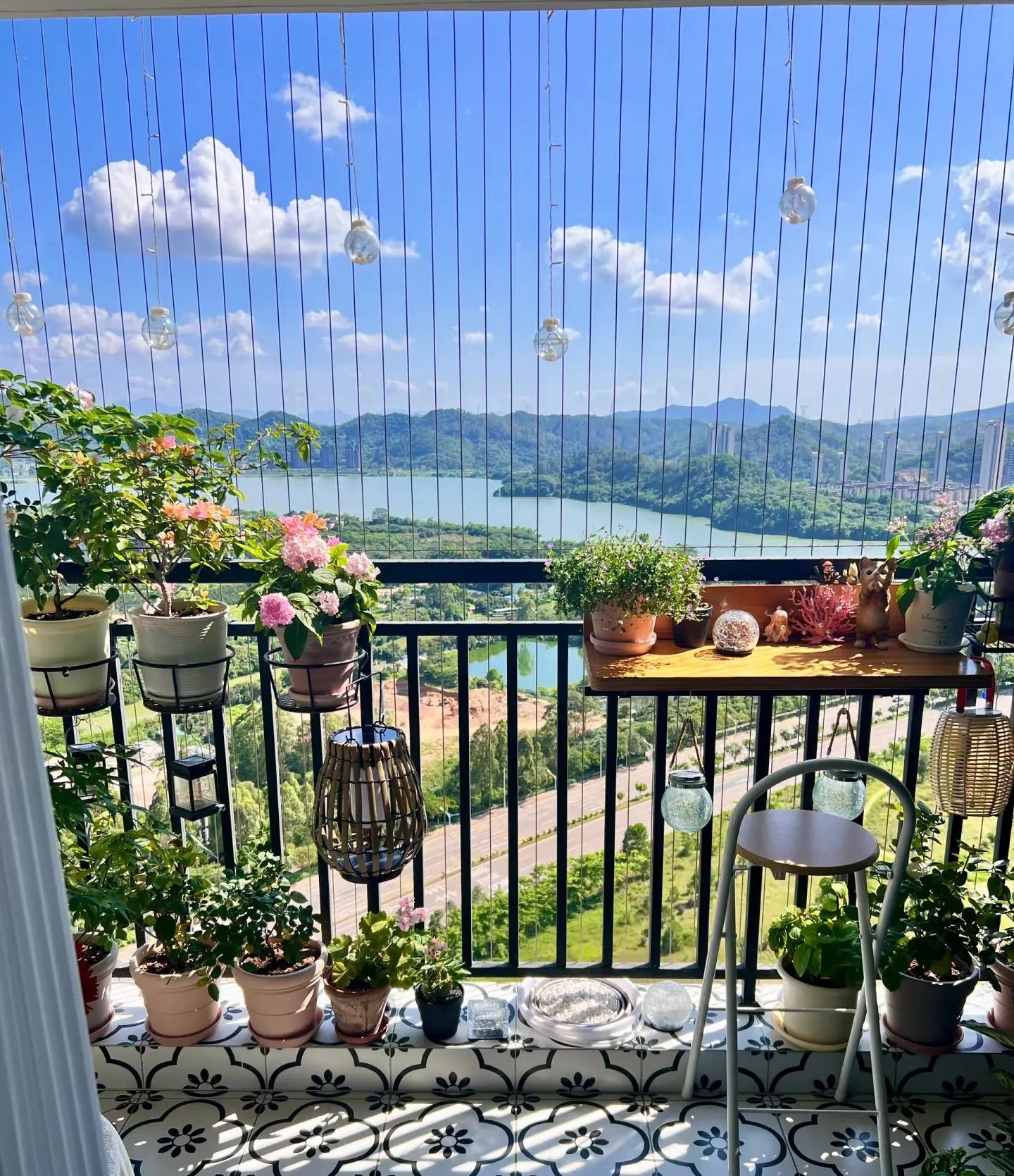 Nhà hàng xóm chỉ có ban công 4m² mà làm được khu vườn đẹp như resort, nhìn xong tôi chỉ biết thốt lên Nhà hàng xóm chỉ có ban công 4m² mà làm được khu vườn đẹp như resort, nhìn xong tôi chỉ biết thốt lên