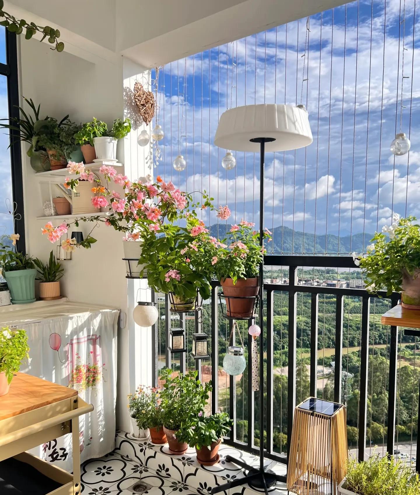 Nhà hàng xóm chỉ có ban công 4m² mà làm được khu vườn đẹp như resort, nhìn xong tôi chỉ biết thốt lên Nhà hàng xóm chỉ có ban công 4m² mà làm được khu vườn đẹp như resort, nhìn xong tôi chỉ biết thốt lên