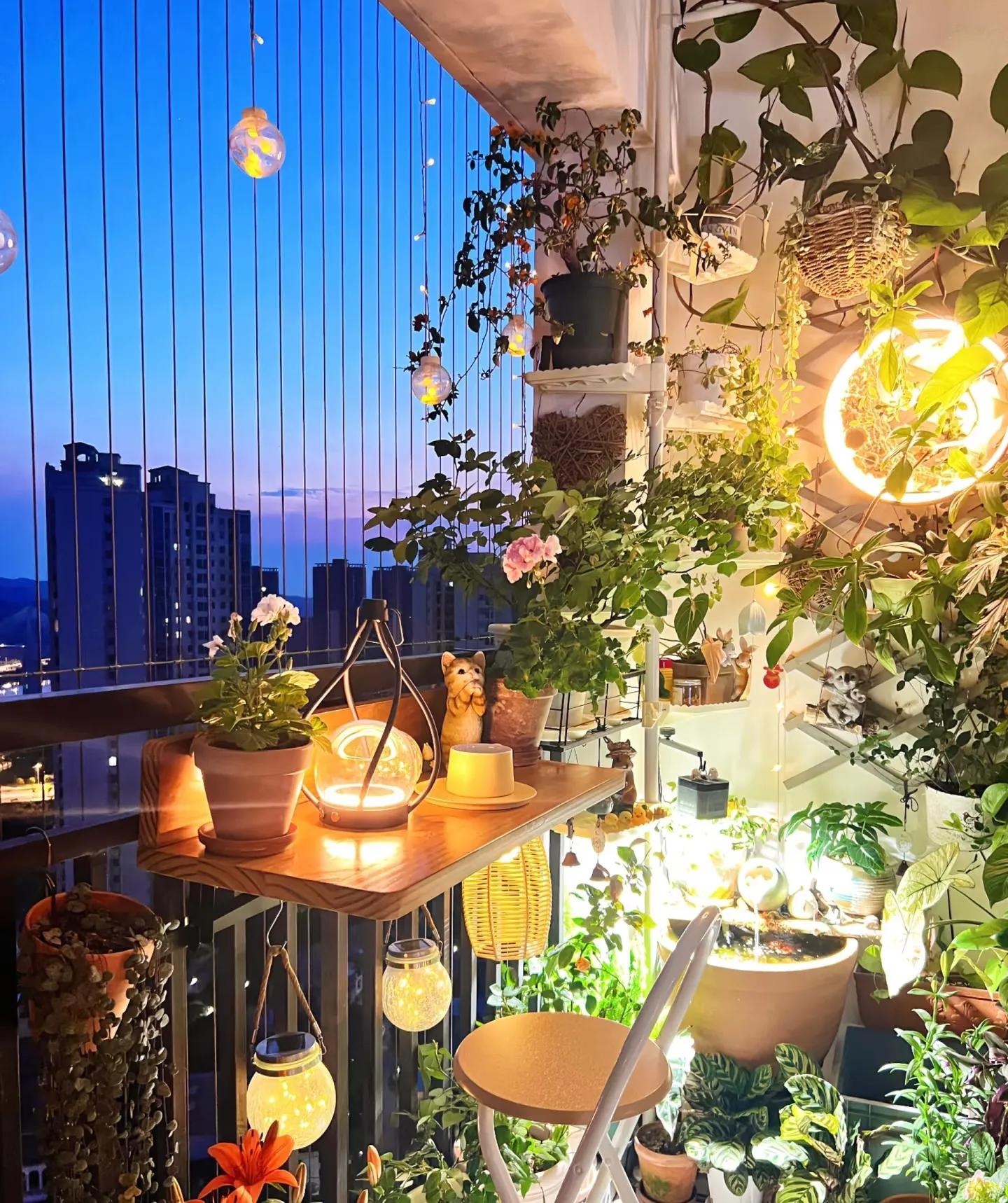 Nhà hàng xóm chỉ có ban công 4m² mà làm được khu vườn đẹp như resort, nhìn xong tôi chỉ biết thốt lên Nhà hàng xóm chỉ có ban công 4m² mà làm được khu vườn đẹp như resort, nhìn xong tôi chỉ biết thốt lên