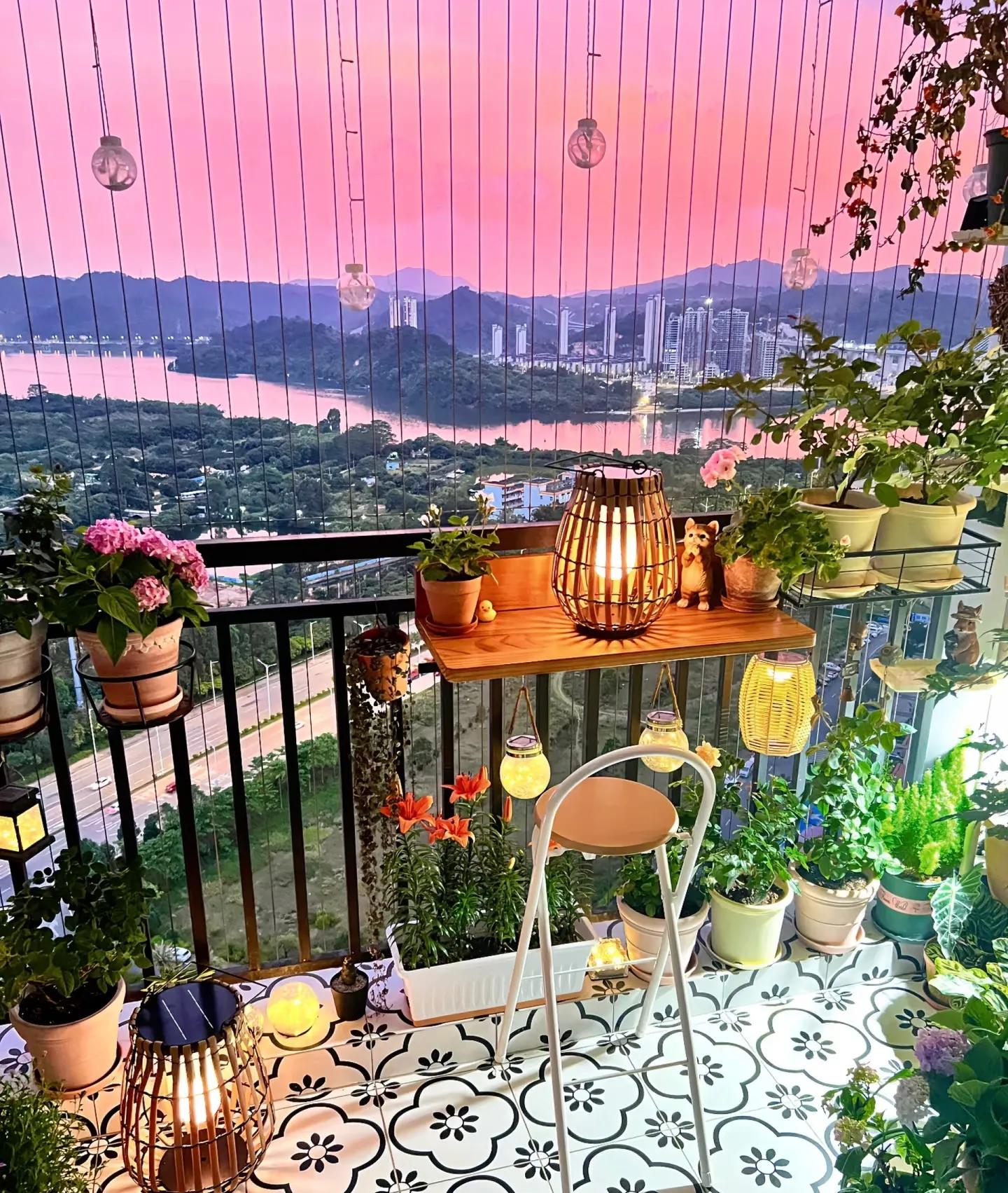 Nhà hàng xóm chỉ có ban công 4m² mà làm được khu vườn đẹp như resort, nhìn xong tôi chỉ biết thốt lên Nhà hàng xóm chỉ có ban công 4m² mà làm được khu vườn đẹp như resort, nhìn xong tôi chỉ biết thốt lên