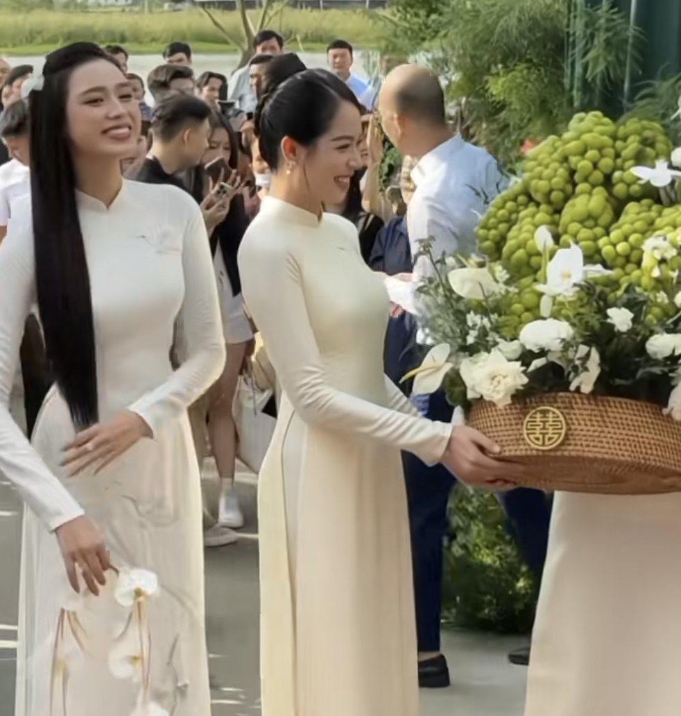 Đỗ Hà lấy con trai Chủ tịch Sơn Hải: Lễ nạp tài là gì? Lễ này khác gì đám hỏi?- Ảnh 4. Đỗ Hà lấy con trai Chủ tịch Sơn Hải: Lễ nạp tài là gì? Lễ này khác gì đám hỏi?- Ảnh 4.