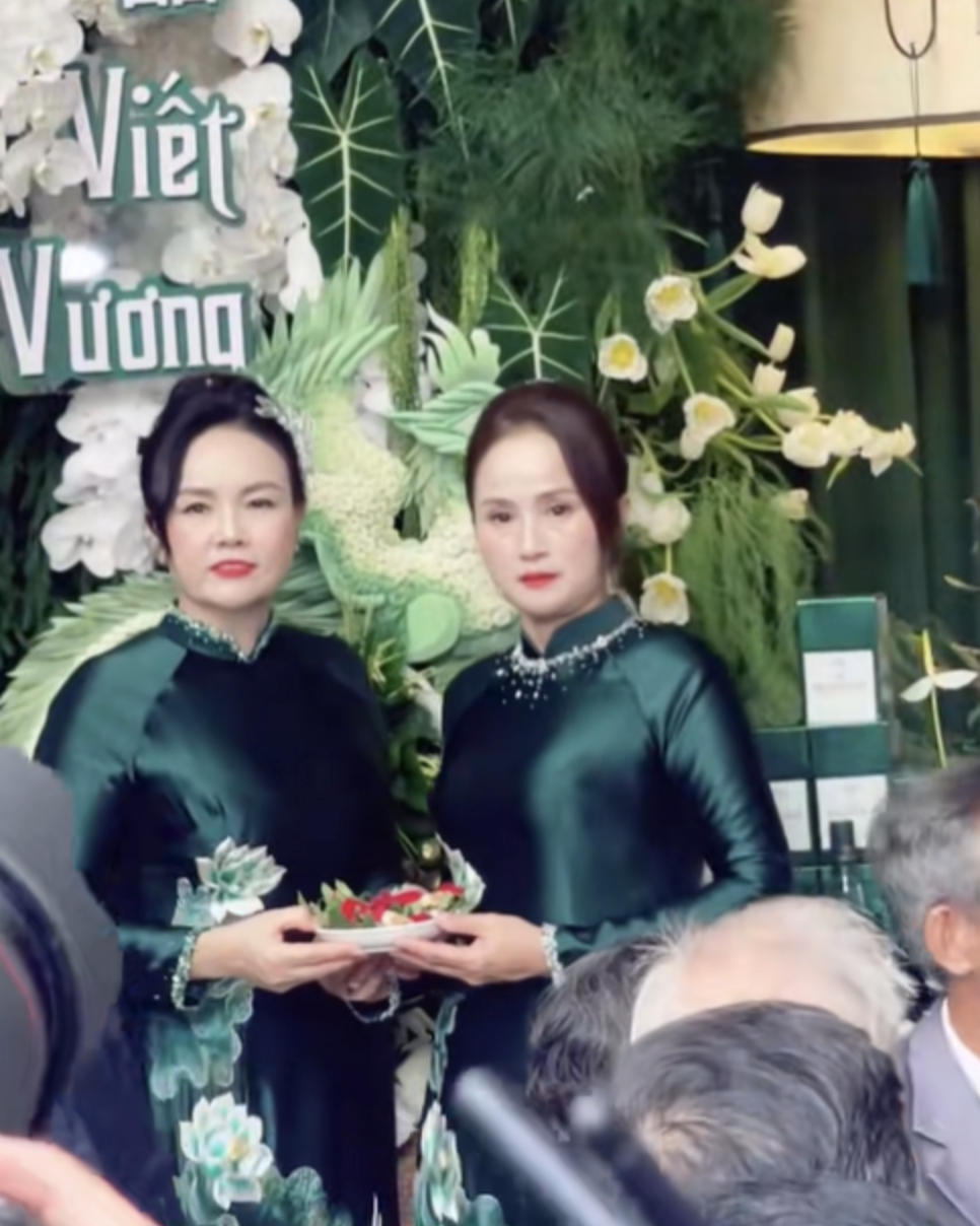 "Sính lễ" giá trị nhất thiếu gia Sơn Hải hỏi cưới Hoa hậu Đỗ Hà- Ảnh 5. "Sính lễ" giá trị nhất thiếu gia Sơn Hải hỏi cưới Hoa hậu Đỗ Hà- Ảnh 5.