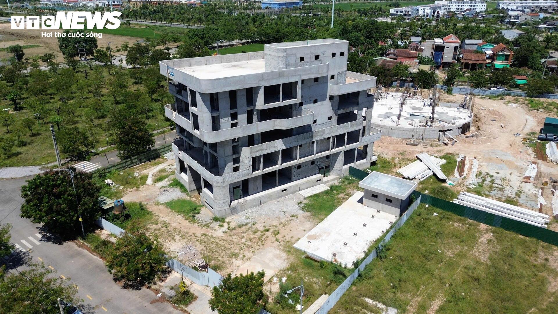 Cận cảnh toà nhà công nghệ ở Huế 'đứng bánh' vì nhà thầu thi công 'chạy làng'- Ảnh 4. Cận cảnh toà nhà công nghệ ở Huế 'đứng bánh' vì nhà thầu thi công 'chạy làng'- Ảnh 4.