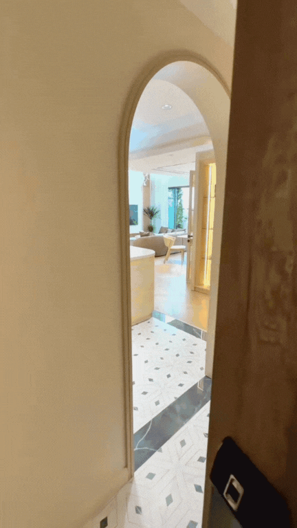 10 nghìn người xuýt xoa trước căn hộ duplex với ban công xanh mướt lưng chừng trời: "Ở chung cư mà sướng hơn cả nhà phố thế này?"- Ảnh 1. 10 nghìn người xuýt xoa trước căn hộ duplex với ban công xanh mướt lưng chừng trời: "Ở chung cư mà sướng hơn cả nhà phố thế này?"- Ảnh 1.