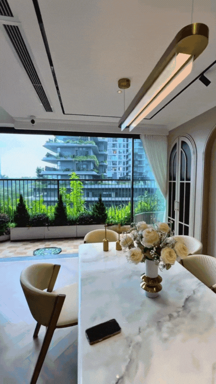 10 nghìn người xuýt xoa trước căn hộ duplex với ban công xanh mướt lưng chừng trời: "Ở chung cư mà sướng hơn cả nhà phố thế này?"- Ảnh 4. 10 nghìn người xuýt xoa trước căn hộ duplex với ban công xanh mướt lưng chừng trời: "Ở chung cư mà sướng hơn cả nhà phố thế này?"- Ảnh 4.
