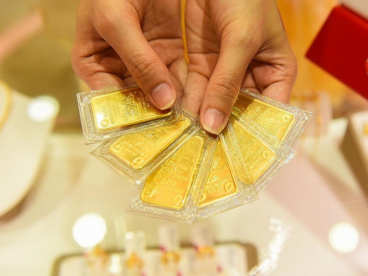 Thấy vàng "leo đỉnh", người đàn ông ở Trung Quốc vay tiền mua vàng rồi mất trắng 6 năm lương chỉ trong một ngày- Ảnh 2. Thấy vàng "leo đỉnh", người đàn ông ở Trung Quốc vay tiền mua vàng rồi mất trắng 6 năm lương chỉ trong một ngày- Ảnh 2.