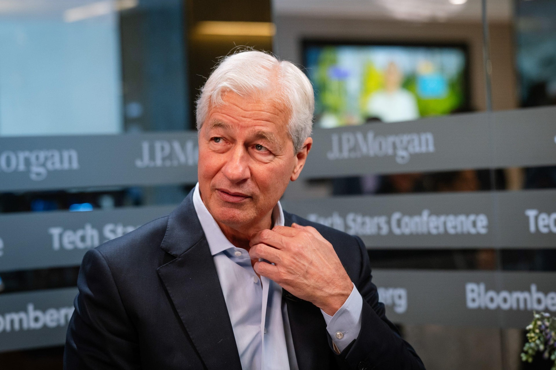 CEO JPMorgan: "Đây là lần hiếm hoi trong đời tôi thấy nắm giữ vàng là hợp lý"- Ảnh 1. CEO JPMorgan: "Đây là lần hiếm hoi trong đời tôi thấy nắm giữ vàng là hợp lý"- Ảnh 1.