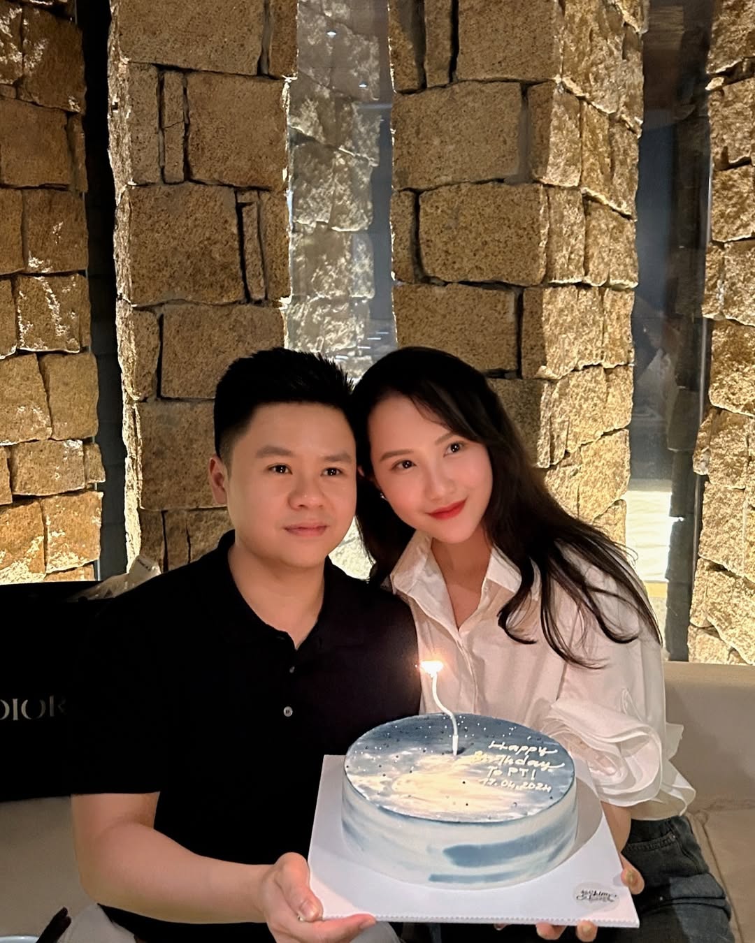 Đám cưới xa xỉ lên đến 20 tỷ của ông chủ Saigon Square và con gái cô hiệu trưởng- Ảnh 10. Đám cưới xa xỉ lên đến 20 tỷ của ông chủ Saigon Square và con gái cô hiệu trưởng- Ảnh 10.