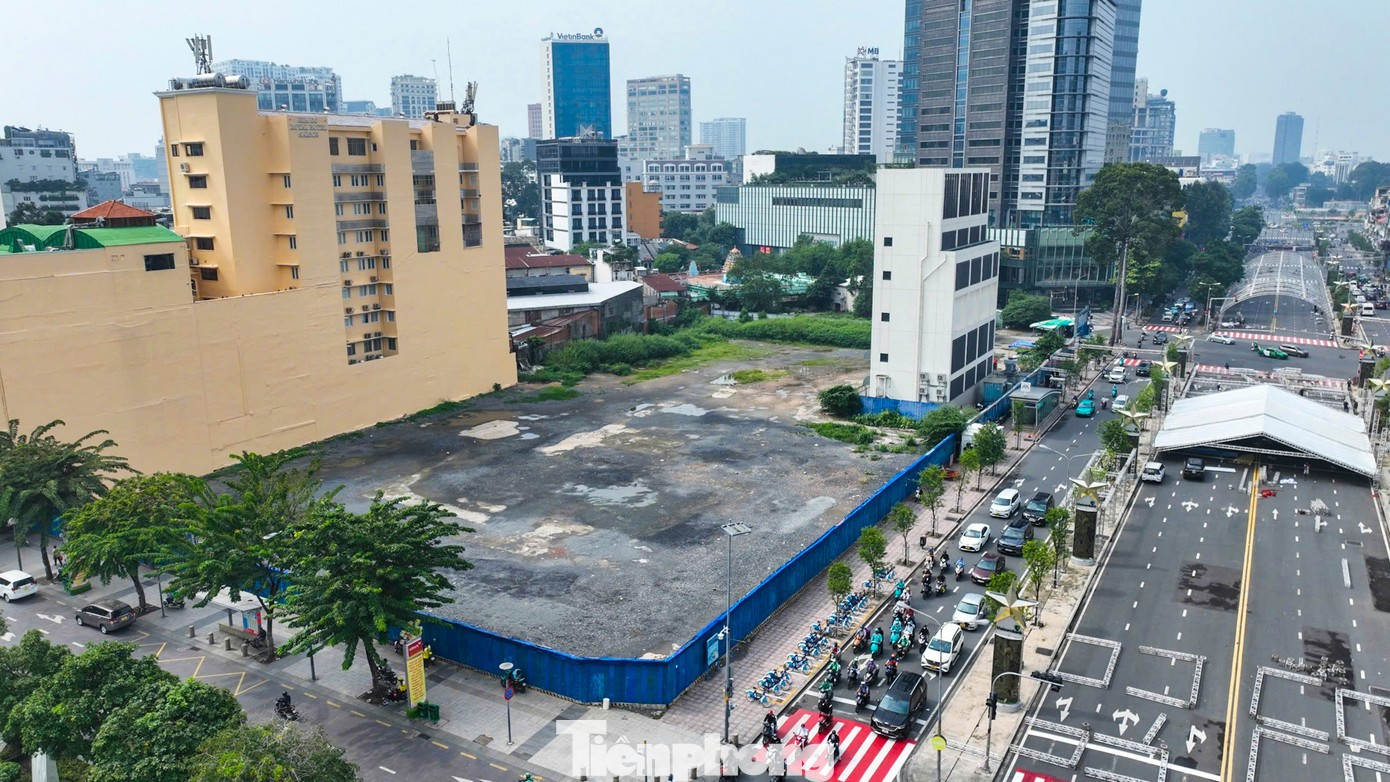 TPHCM ra tối hậu thư cho khu 'đất vàng' Thương xá Tax- Ảnh 2. TPHCM ra tối hậu thư cho khu 'đất vàng' Thương xá Tax- Ảnh 2.