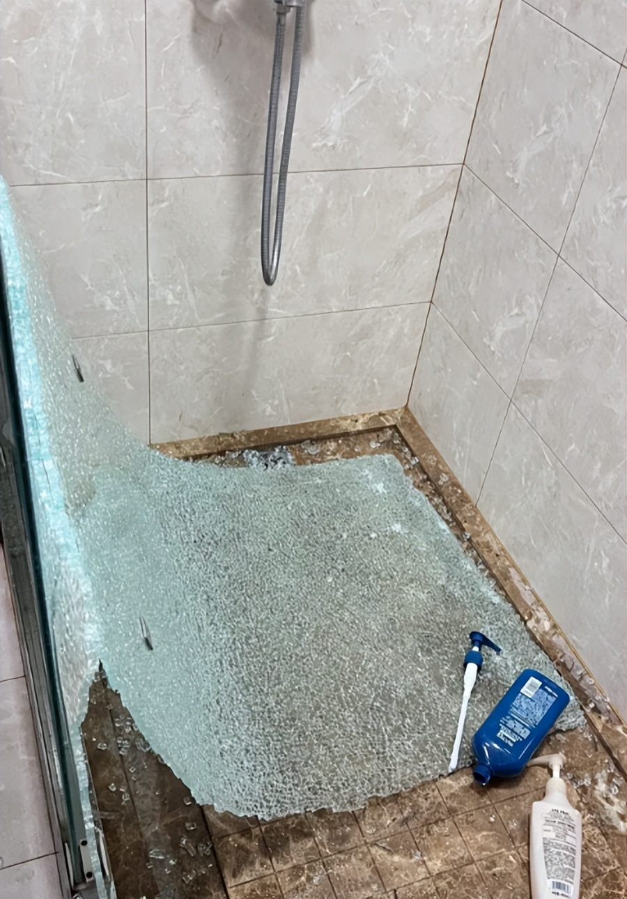 Nhà thầu 10 năm kinh nghiệm tiết lộ: 4 thiết kế tưởng sang mà cực khổ khi dùng - tôi nhất quyết không làm lại- Ảnh 2. Nhà thầu 10 năm kinh nghiệm tiết lộ: 4 thiết kế tưởng sang mà cực khổ khi dùng - tôi nhất quyết không làm lại- Ảnh 2.