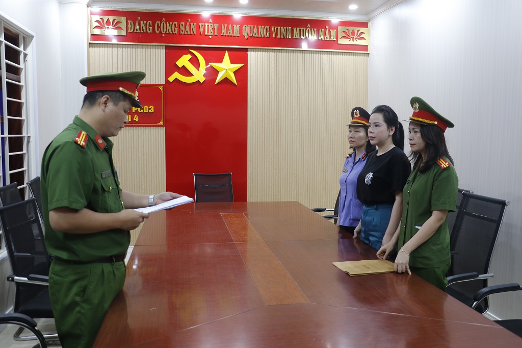 Gần 1.000 người mua “thuốc đặc trị” giảm giá 50% của người này liên hệ ngay với công an Nghệ An- Ảnh 1. Gần 1.000 người mua “thuốc đặc trị” giảm giá 50% của người này liên hệ ngay với công an Nghệ An- Ảnh 1.