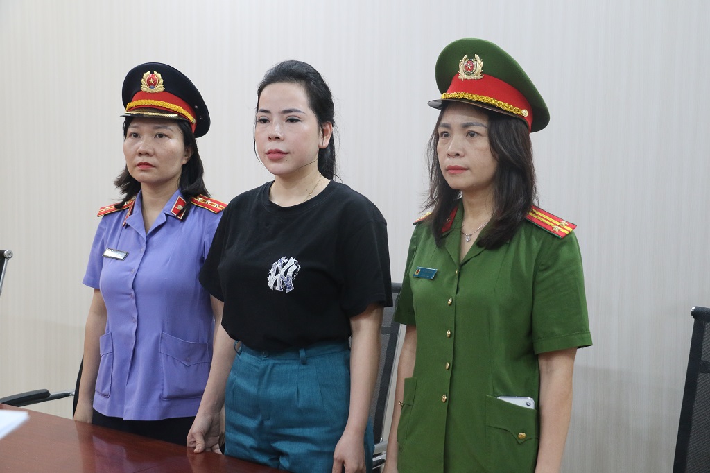 Gần 1.000 người mua “thuốc đặc trị” giảm giá 50% của người này liên hệ ngay với công an Nghệ An- Ảnh 3. Gần 1.000 người mua “thuốc đặc trị” giảm giá 50% của người này liên hệ ngay với công an Nghệ An- Ảnh 3.