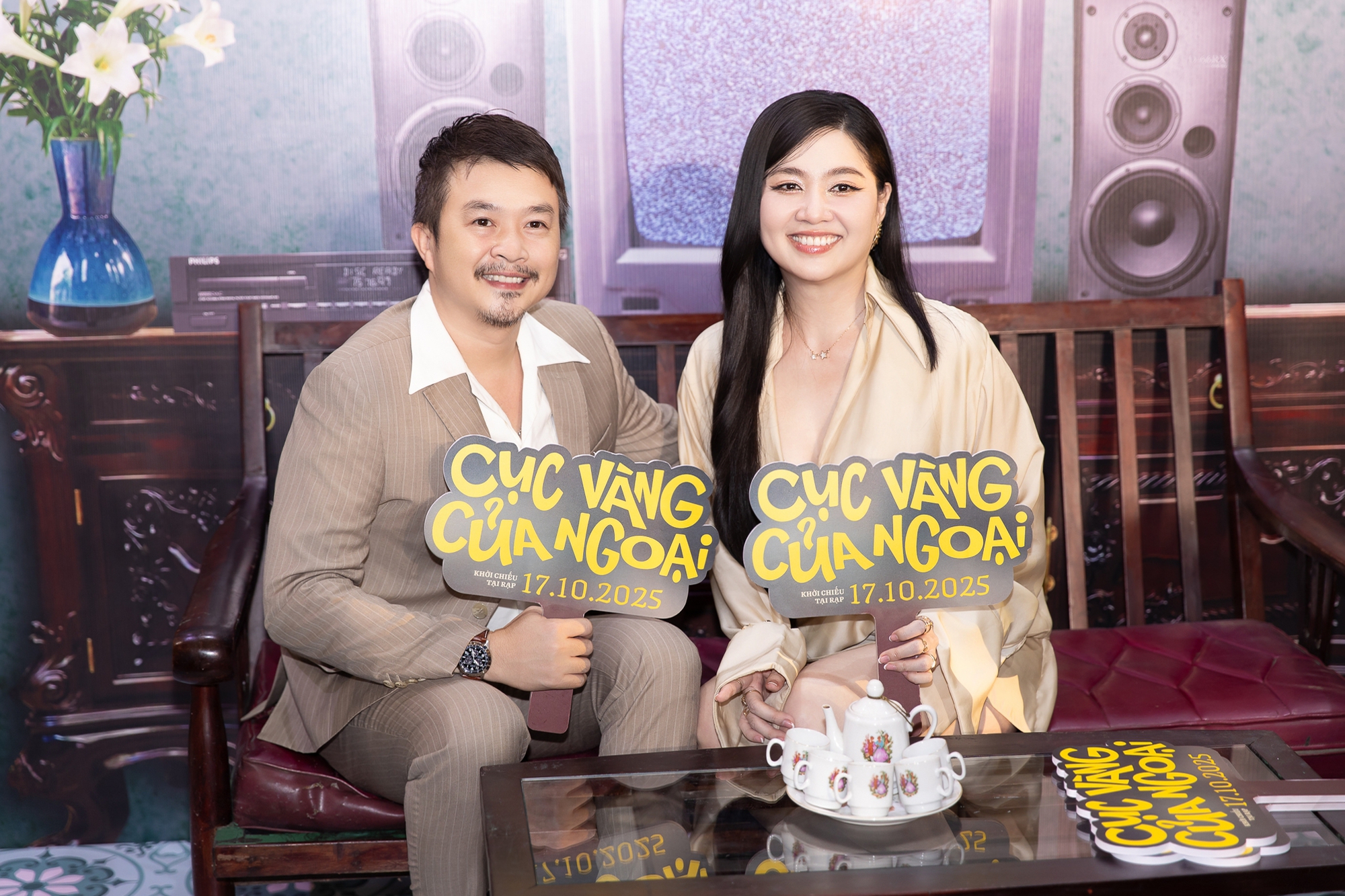 Thảm đỏ hot nhất hôm nay: Hoa hậu Khánh Vân khoe body cực bén giữa tin đồn có bầu, dàn nam thần trăm tỷ náo loạn sự kiện- Ảnh 6. Thảm đỏ hot nhất hôm nay: Hoa hậu Khánh Vân khoe body cực bén giữa tin đồn có bầu, dàn nam thần trăm tỷ náo loạn sự kiện- Ảnh 6.