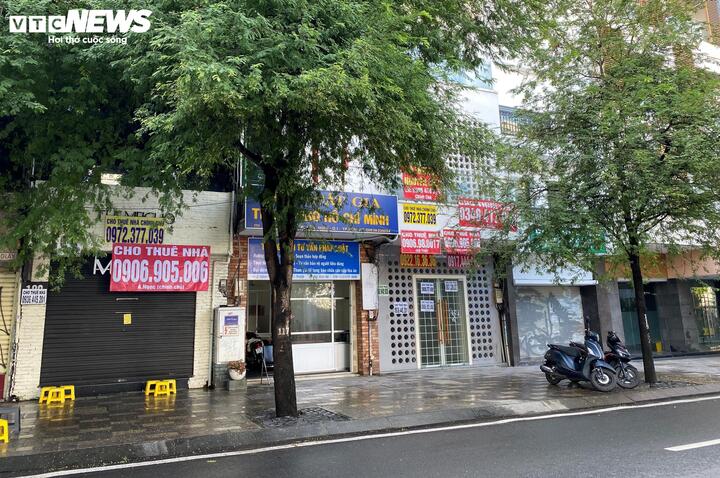 Mặt bằng giá thuê tiền tỷ/tháng bỏ trống ở TP.HCM- Ảnh 3. Mặt bằng giá thuê tiền tỷ/tháng bỏ trống ở TP.HCM- Ảnh 3.
