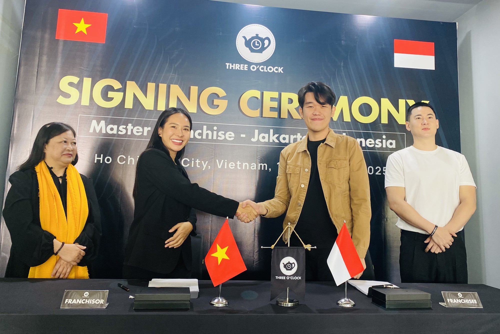 Bất ngờ: Thương hiệu cà phê Việt siêu nhỏ sắp mở 50 cửa hàng tại Indonesia- Ảnh 1. Bất ngờ: Thương hiệu cà phê Việt siêu nhỏ sắp mở 50 cửa hàng tại Indonesia- Ảnh 1.