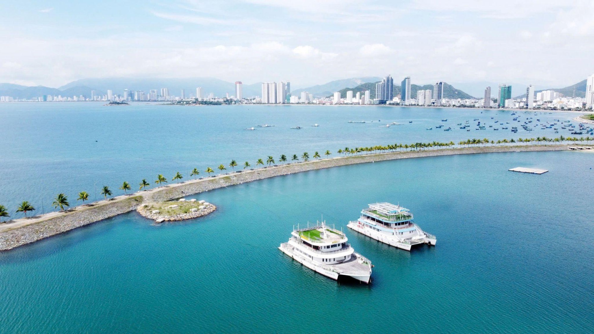 Nha Trang - Viên ngọc xanh khác biệt trên bản đồ du lịch Việt Nam- Ảnh 4. Nha Trang - Viên ngọc xanh khác biệt trên bản đồ du lịch Việt Nam- Ảnh 4.