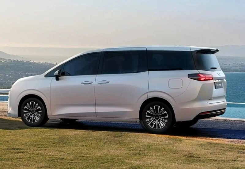 Anh em của Wuling Mini EV chính thức mở bán: MPV có 3 tùy chọn động cơ, phạm vi hoạt động hơn 1.100 km, giá rẻ giật mình chưa đến 300 triệu đồng- Ảnh 2. Anh em của Wuling Mini EV chính thức mở bán: MPV có 3 tùy chọn động cơ, phạm vi hoạt động hơn 1.100 km, giá rẻ giật mình chưa đến 300 triệu đồng- Ảnh 2.