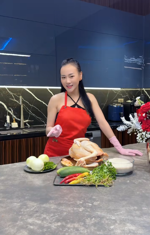Vì sao Phương Oanh chủ động dừng lại?- Ảnh 4. Vì sao Phương Oanh chủ động dừng lại?- Ảnh 4.