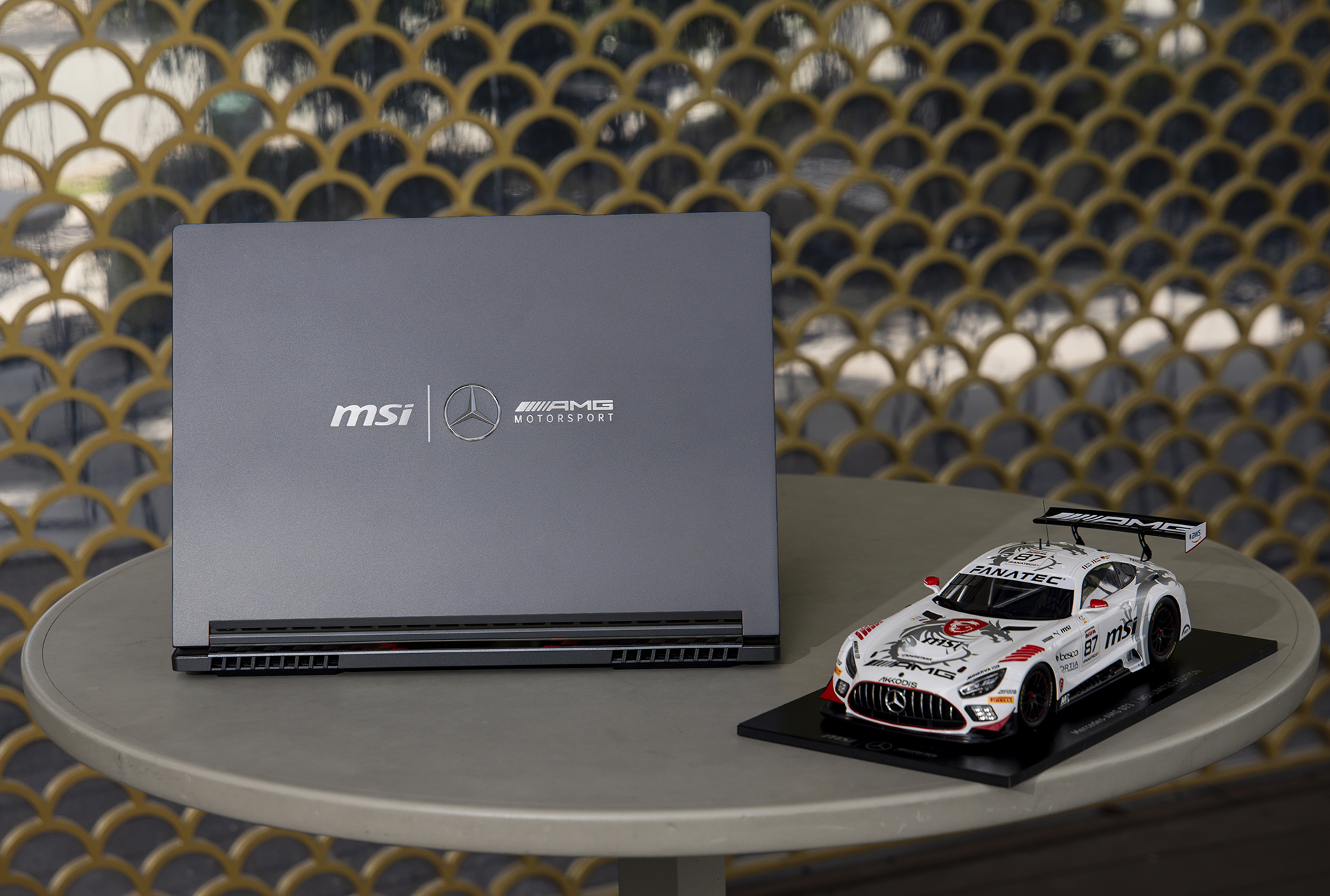 Trải nghiệm laptop là 'cú bắt tay' giữa MSI và Mercedes-AMG: Thiết kế khác biệt, hiệu năng mạnh mẽ, giá bằng một chiếc SH- Ảnh 1. Trải nghiệm laptop là 'cú bắt tay' giữa MSI và Mercedes-AMG: Thiết kế khác biệt, hiệu năng mạnh mẽ, giá bằng một chiếc SH- Ảnh 1.
