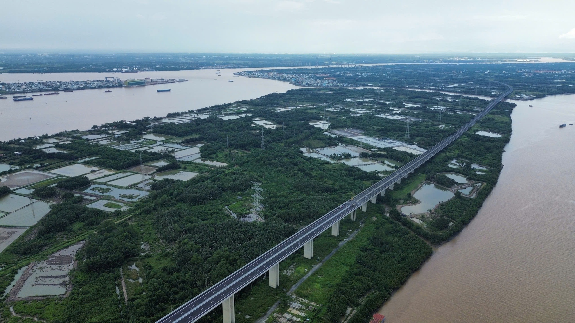 Ngắm cầu dây văng có tĩnh không cao nhất Việt Nam- Ảnh 11. Ngắm cầu dây văng có tĩnh không cao nhất Việt Nam- Ảnh 11.