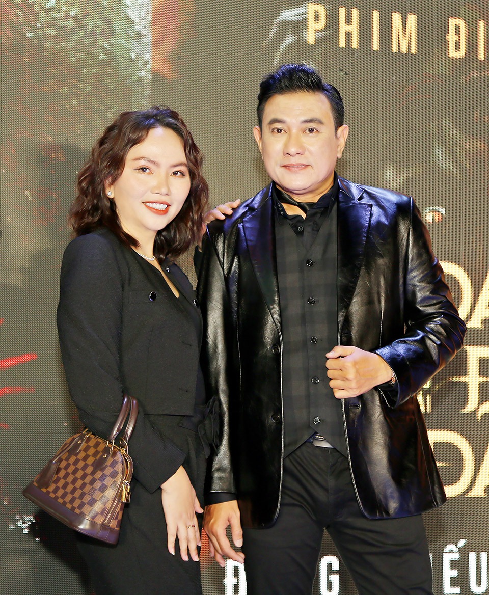 Nam diễn viên 18 năm chăm mẹ tai biến, 52 tuổi bỡ ngỡ khi pha sữa cho con, 56 tuổi lên chức Chủ tịch- Ảnh 3. Nam diễn viên 18 năm chăm mẹ tai biến, 52 tuổi bỡ ngỡ khi pha sữa cho con, 56 tuổi lên chức Chủ tịch- Ảnh 3.
