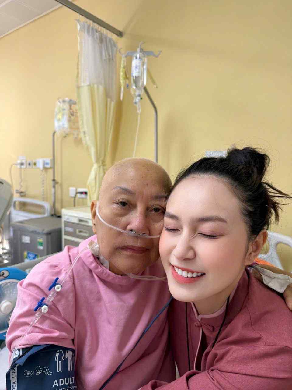Tuấn Hưng: Con muốn khóc thật to, gục xuống bên mẹ và nói rằng "con sợ lắm"- Ảnh 3. Tuấn Hưng: Con muốn khóc thật to, gục xuống bên mẹ và nói rằng "con sợ lắm"- Ảnh 3.