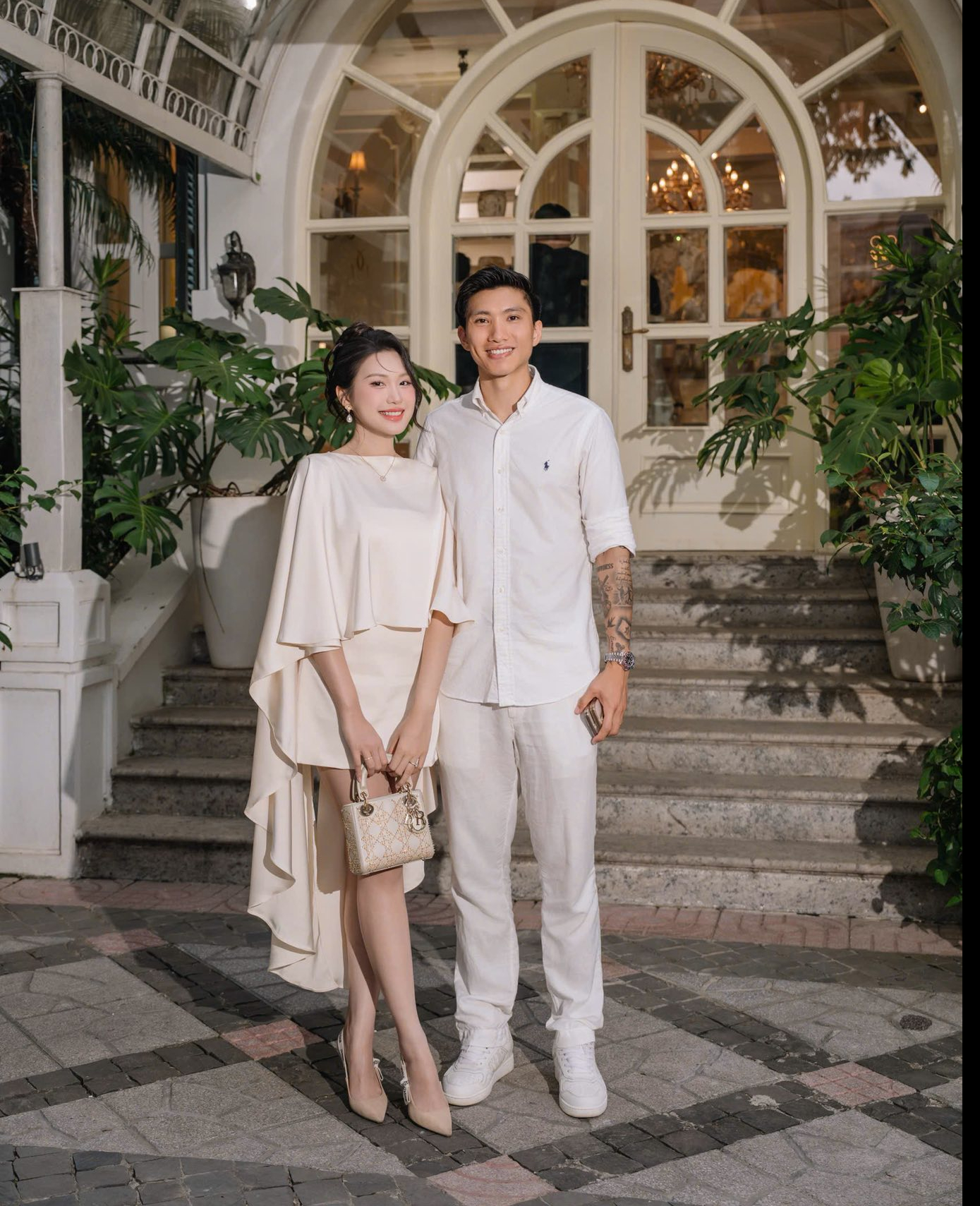 Bên trong biệt thự chục tỷ của Đoàn Văn Hậu - Doãn Hải My: Nội thất nhập khẩu châu Âu, hệ thống đèn trăm triệu- Ảnh 8. Bên trong biệt thự chục tỷ của Đoàn Văn Hậu - Doãn Hải My: Nội thất nhập khẩu châu Âu, hệ thống đèn trăm triệu- Ảnh 8.