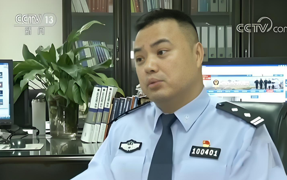 Rà soát toàn hệ thống, ngân hàng phát hiện tài khoản “ngủ đông” suốt 3 năm bỗng giao dịch hơn 369 tỷ đồng: Cảnh sát lập tức vào cuộc phanh phui nguồn gốc số tiền phi pháp- Ảnh 2. Rà soát toàn hệ thống, ngân hàng phát hiện tài khoản “ngủ đông” suốt 3 năm bỗng giao dịch hơn 369 tỷ đồng: Cảnh sát lập tức vào cuộc phanh phui nguồn gốc số tiền phi pháp- Ảnh 2.