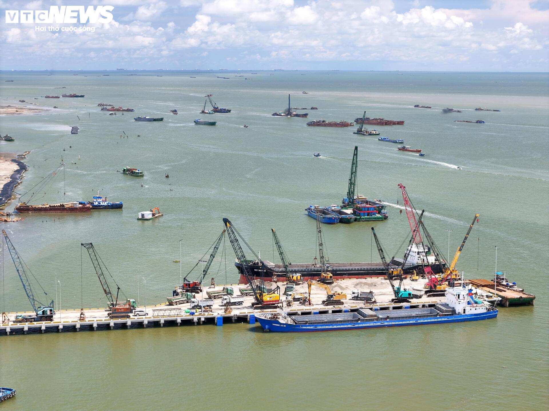 Toàn cảnh siêu dự án lấn biển Cần Giờ sau gần nửa năm khởi công- Ảnh 8. Toàn cảnh siêu dự án lấn biển Cần Giờ sau gần nửa năm khởi công- Ảnh 8.