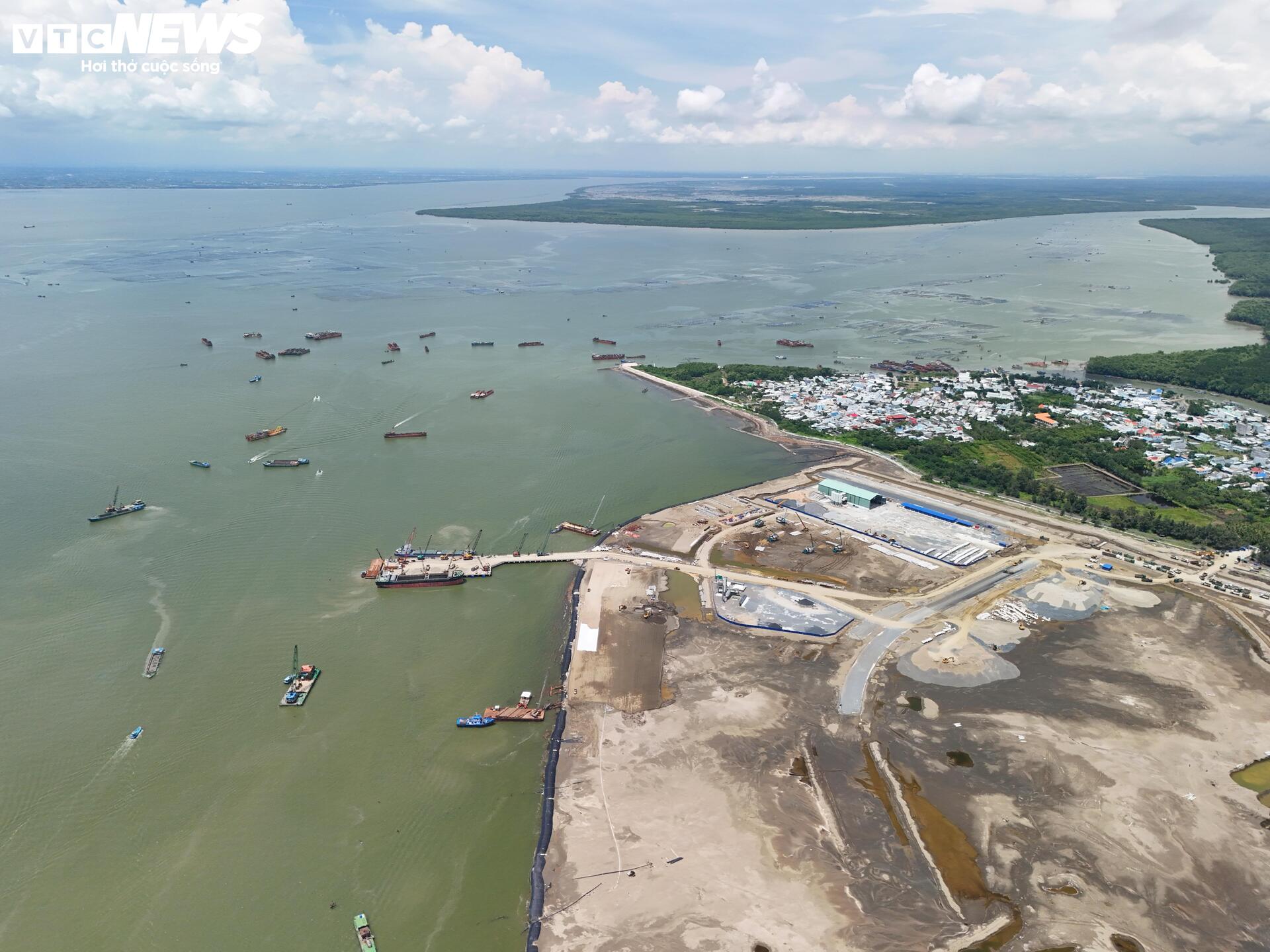 Toàn cảnh siêu dự án lấn biển Cần Giờ sau gần nửa năm khởi công- Ảnh 2. Toàn cảnh siêu dự án lấn biển Cần Giờ sau gần nửa năm khởi công- Ảnh 2.