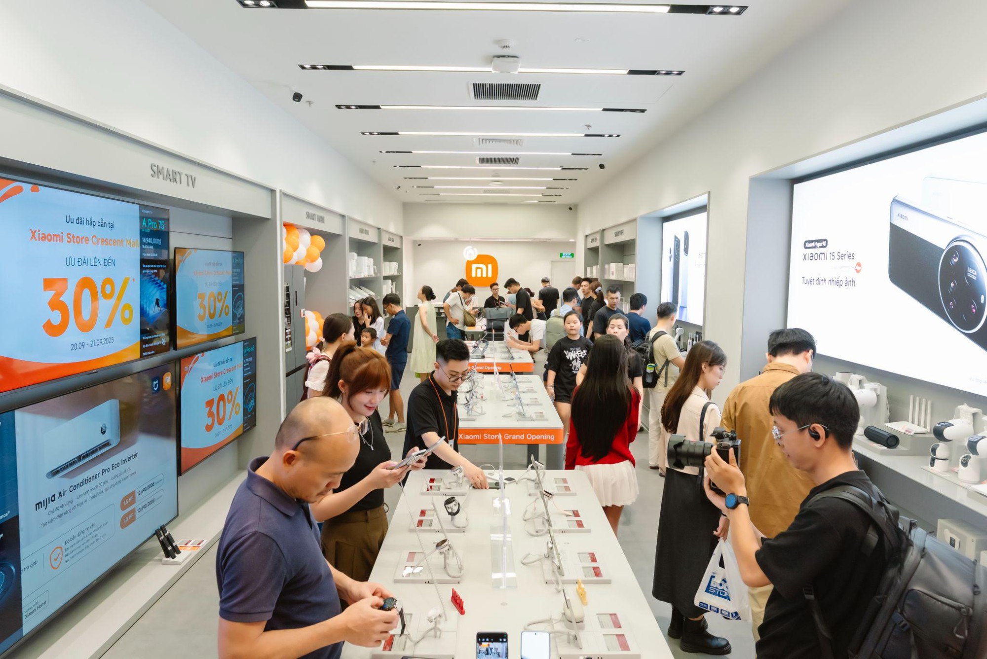 Khám phá hệ sinh thái công nghệ đẳng cấp tại Xiaomi Store ở Crescent Mall- Ảnh 4. Khám phá hệ sinh thái công nghệ đẳng cấp tại Xiaomi Store ở Crescent Mall- Ảnh 4.