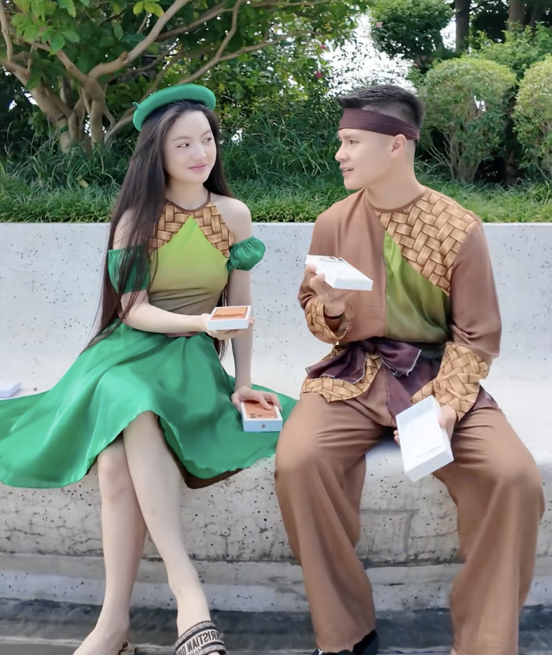 Vợ chồng Quang Hải - Chu Thanh Huyền dạo này- Ảnh 3. Vợ chồng Quang Hải - Chu Thanh Huyền dạo này- Ảnh 3.