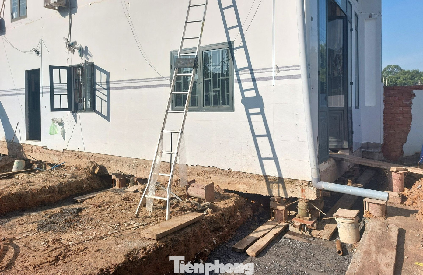 ‘Thần đèn’ đưa căn nhà xây nhầm trên đất người khác về đúng vị trí- Ảnh 4. ‘Thần đèn’ đưa căn nhà xây nhầm trên đất người khác về đúng vị trí- Ảnh 4.