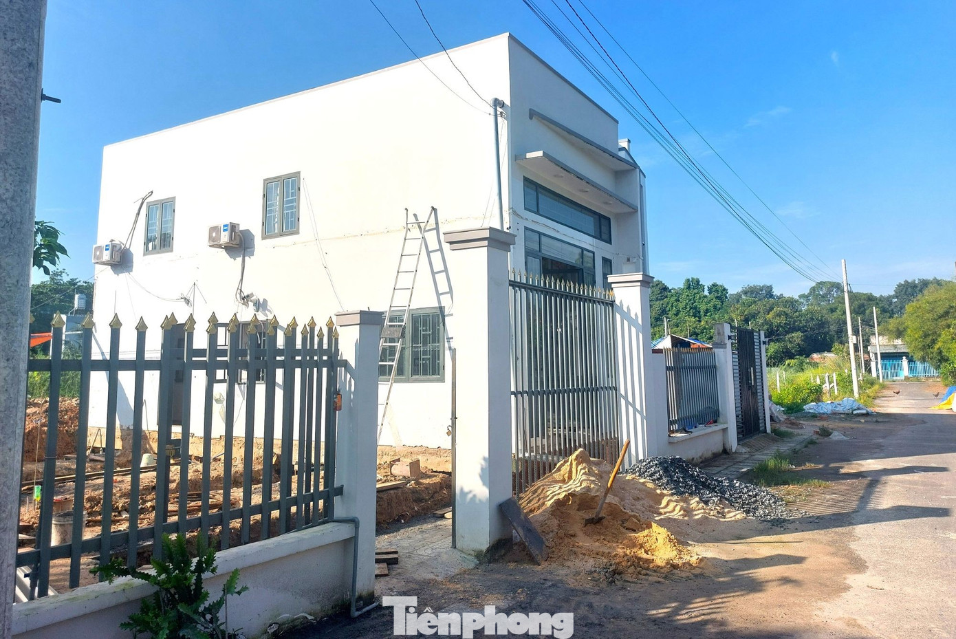 ‘Thần đèn’ đưa căn nhà xây nhầm trên đất người khác về đúng vị trí- Ảnh 12. ‘Thần đèn’ đưa căn nhà xây nhầm trên đất người khác về đúng vị trí- Ảnh 12.