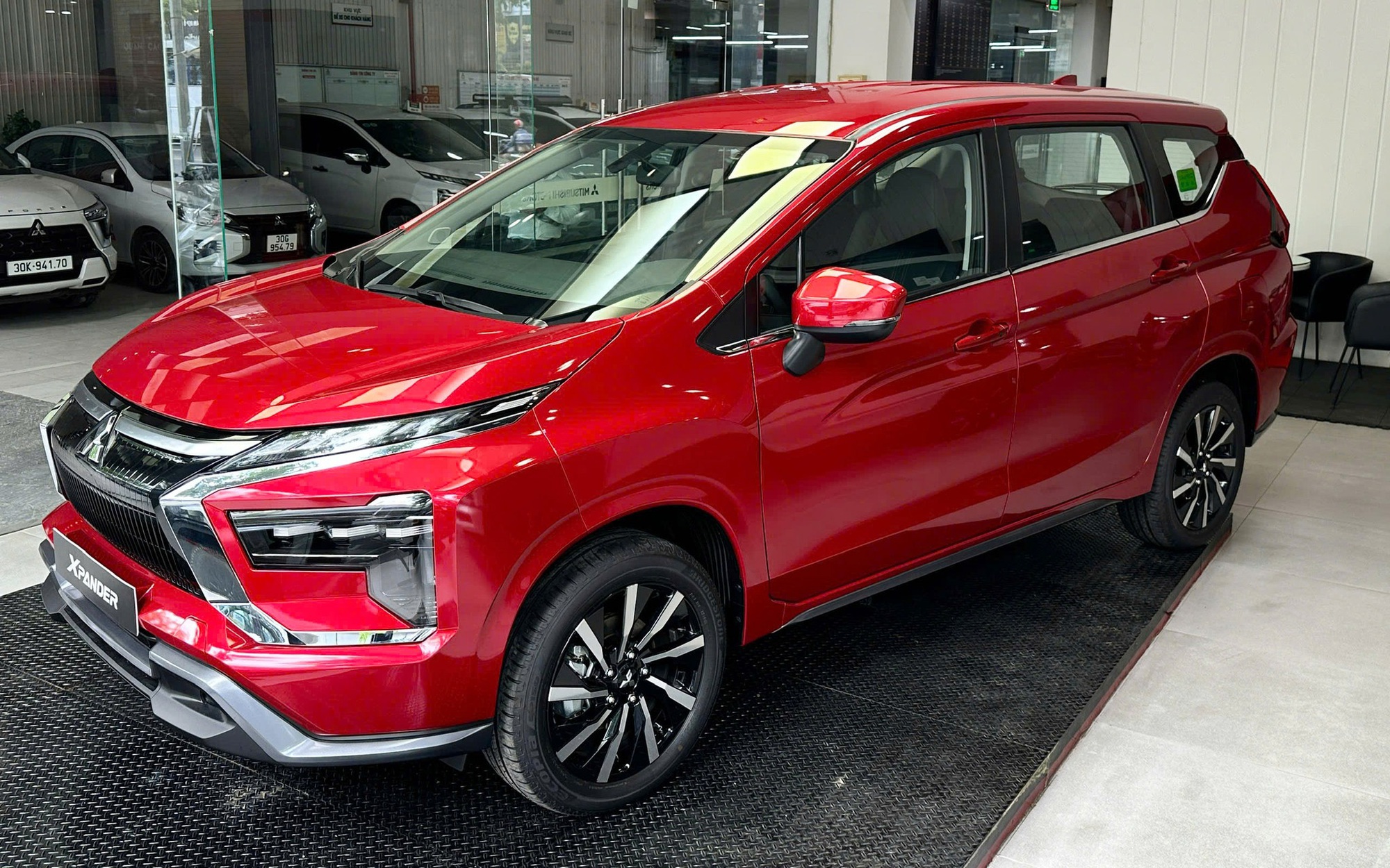 Mitsubishi là hãng duy nhất có 2 mẫu top 5 doanh số xe xăng dầu tháng 9: Xpander bán gần gấp đôi khi có bản mới, Xforce cũng tăng vọt- Ảnh 1. Mitsubishi là hãng duy nhất có 2 mẫu top 5 doanh số xe xăng dầu tháng 9: Xpander bán gần gấp đôi khi có bản mới, Xforce cũng tăng vọt- Ảnh 1.
