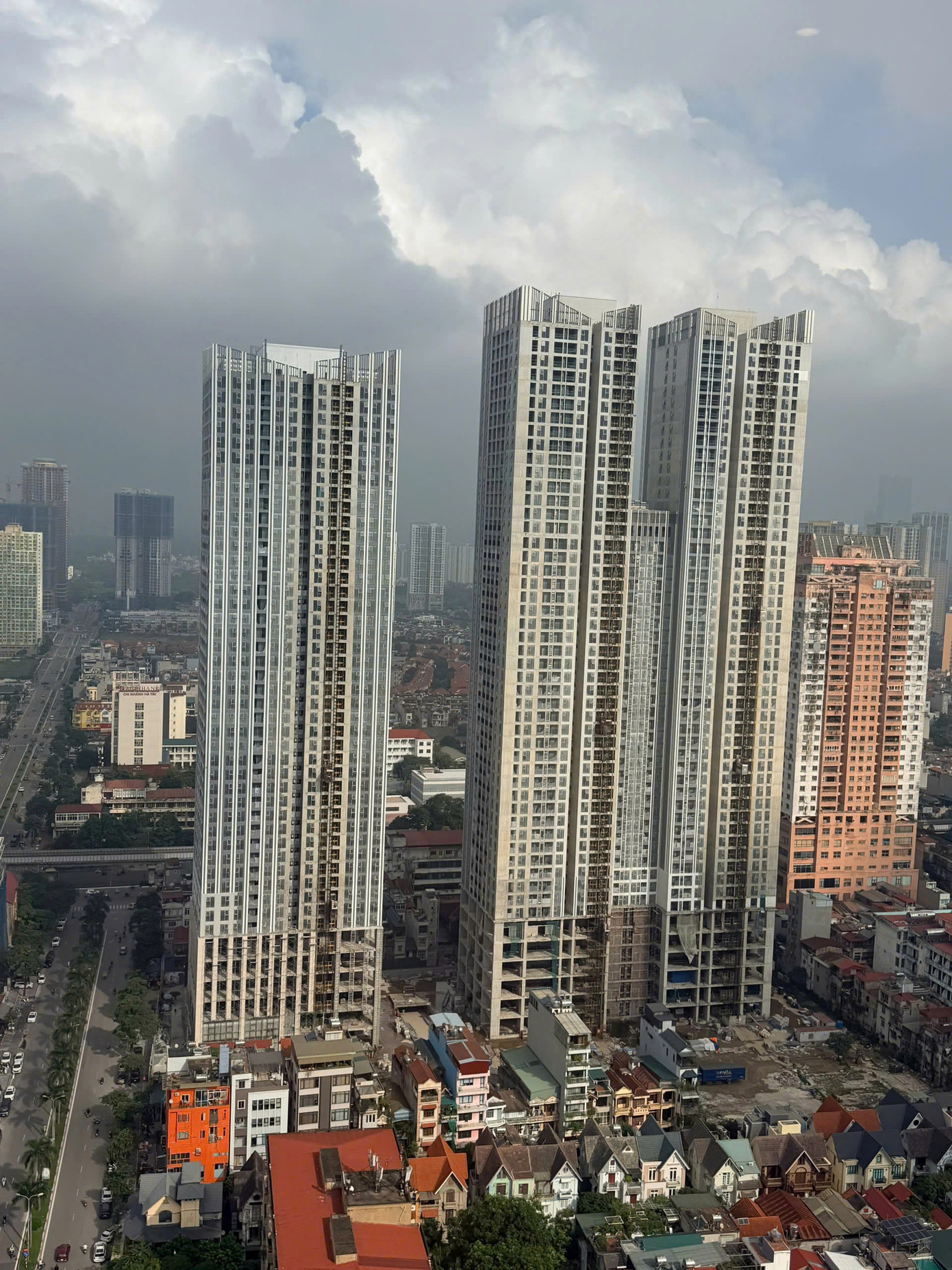 Hàng trăm khách hàng 'bất ngờ' khi nhận thông báo thu hồi căn hộ từ chủ đầu tư Grand Sunlake- Ảnh 3.