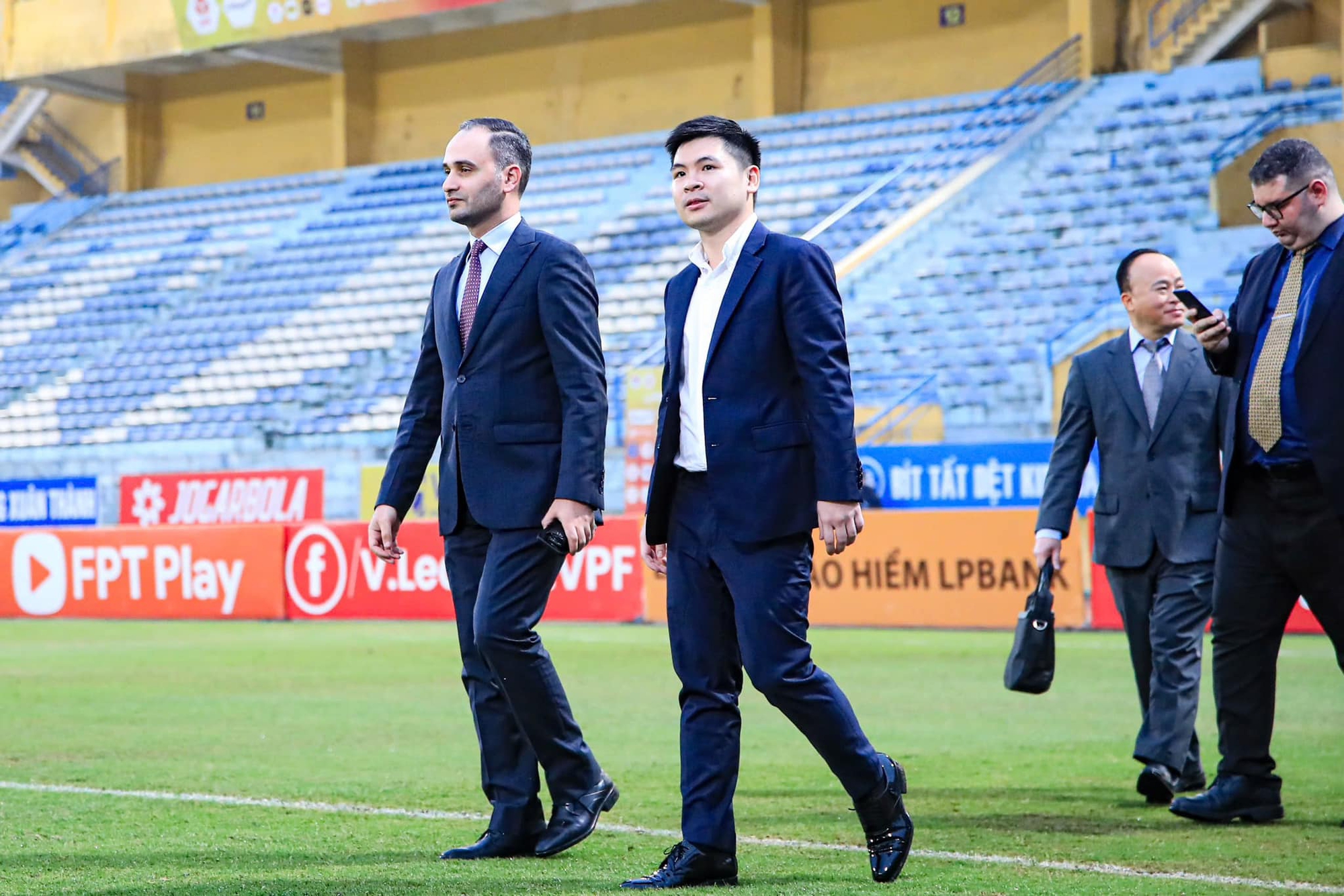 Hồ sơ tài sản khủng phía sau các Hồ sơ tài sản khủng phía sau các